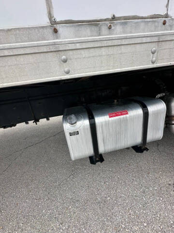 2017 Freightliner M2 106
