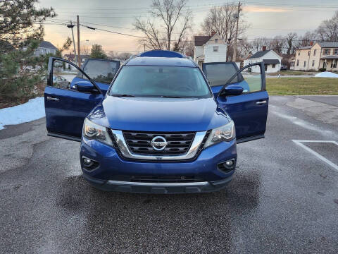 2017 Nissan Pathfinder SV