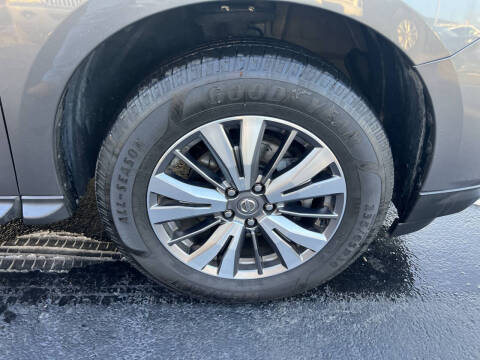 2019 Nissan Pathfinder SV