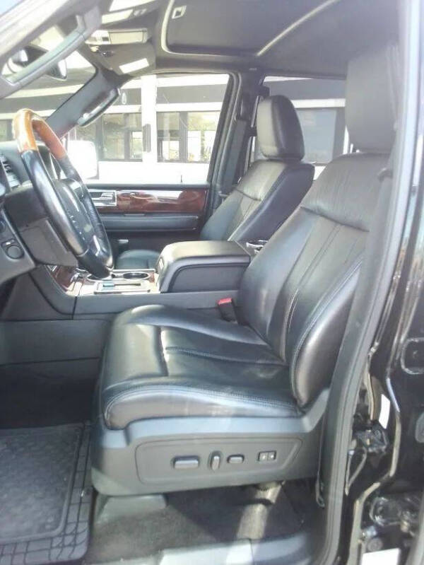 2016 Lincoln Navigator Select