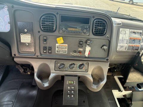 2014 Freightliner 108 SD