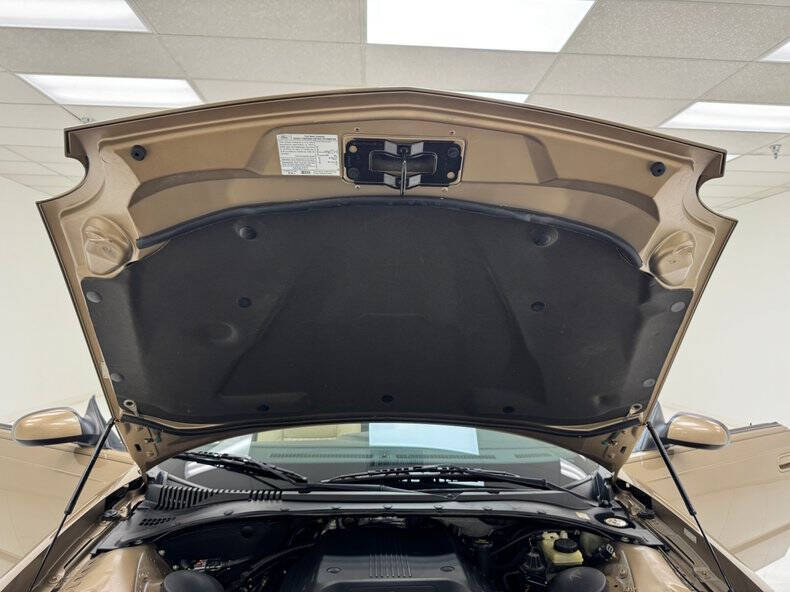 2005 Ford Thunderbird Deluxe