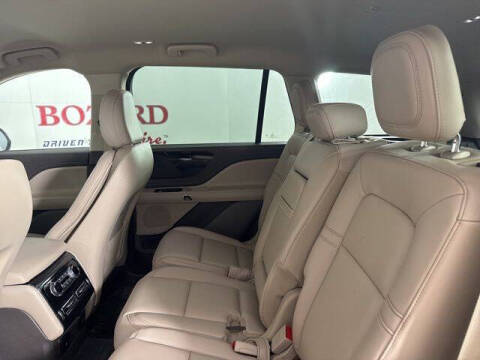 2023 Lincoln Aviator Standard