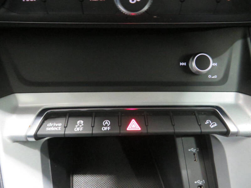 2021 Audi Q3 quattro Premium 40 TFSI