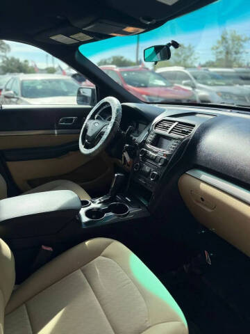 2016 Ford Explorer