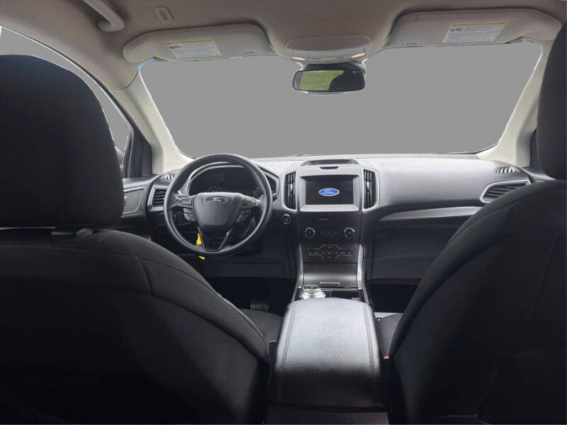 2020 Ford Edge SE