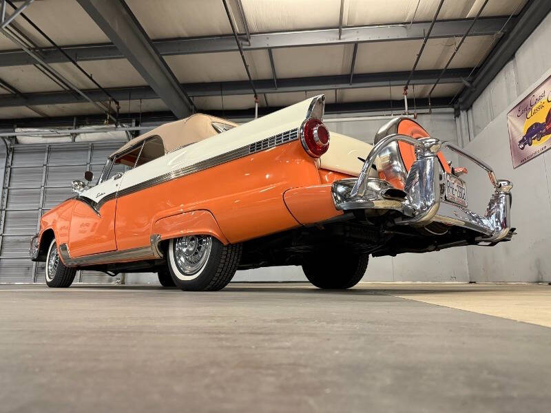 1956 Ford Sunliner