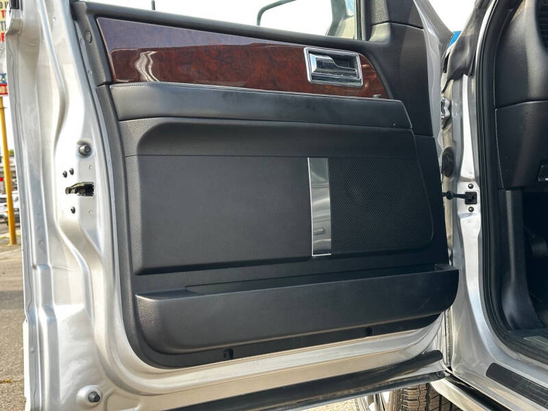 2016 Lincoln Navigator Select