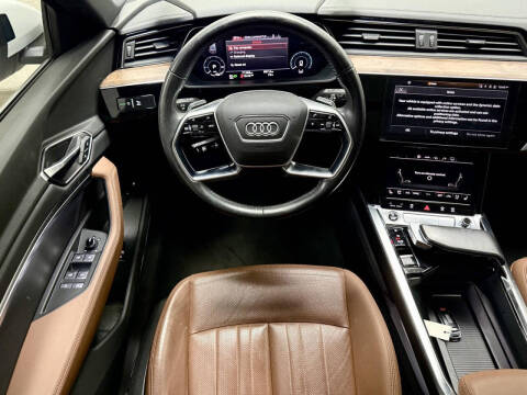2021 Audi e-tron quattro Premium Plus