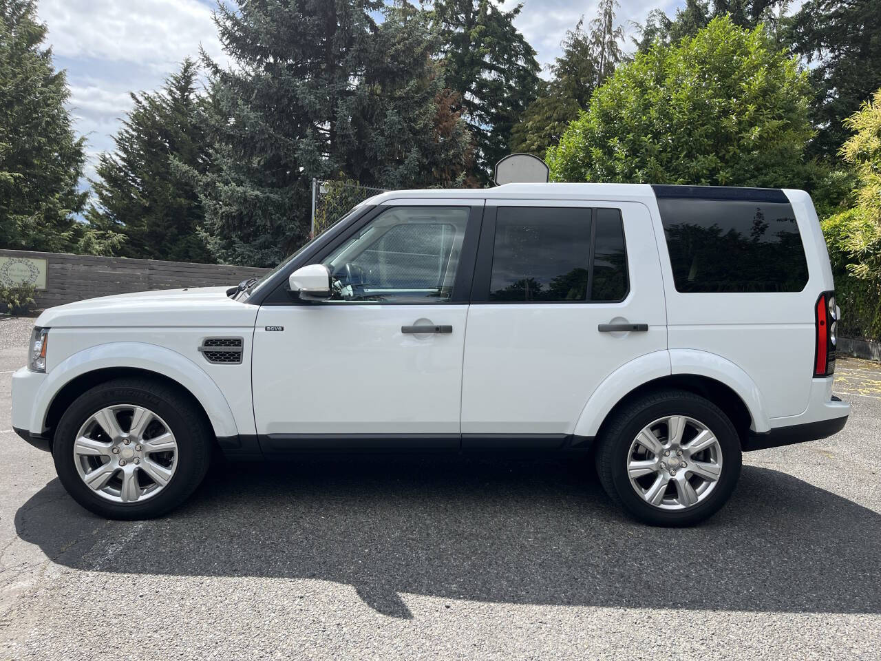 White 2014 Land Rover LR4 HSE 4x4 HSE 4dr SUV 2