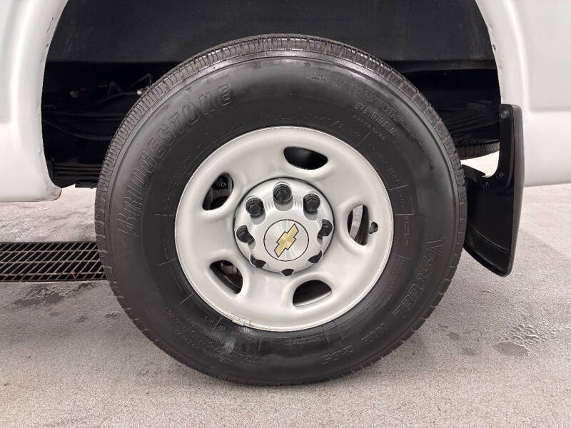 2023 Chevrolet Express 3500