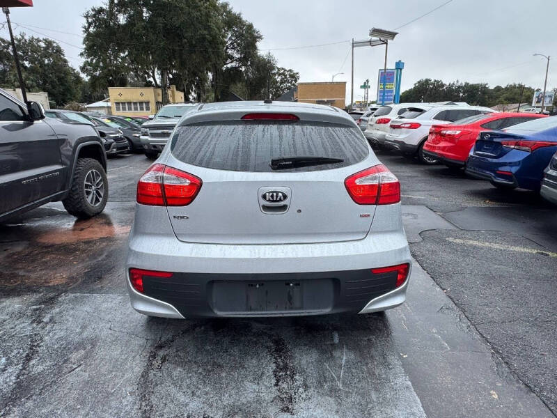 2016 Kia Rio 5-Door LX