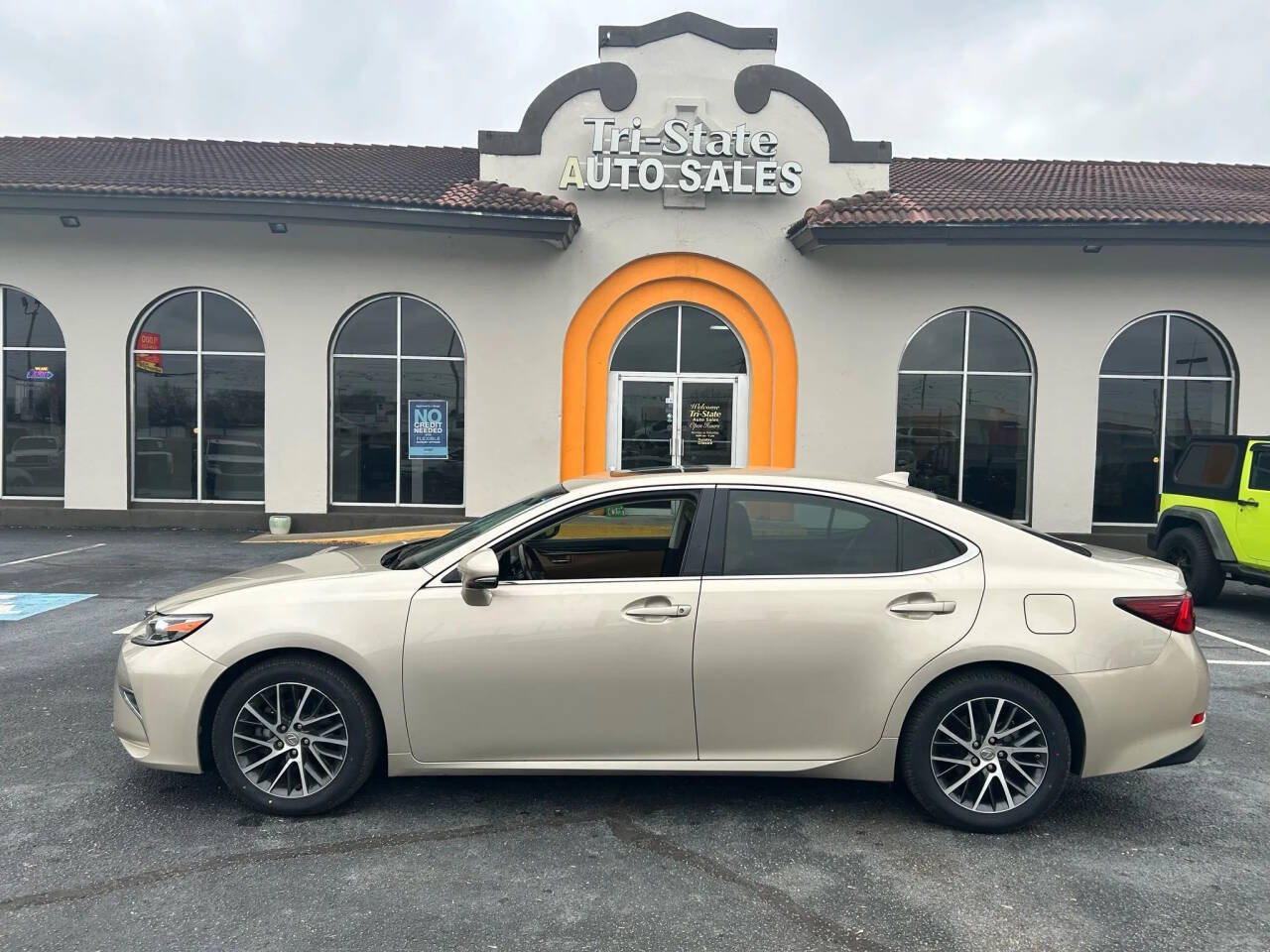 Tan 2016 Lexus ES 350 Base 4dr Sedan 2