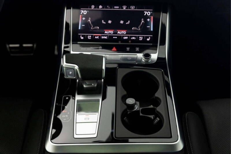 2025 Audi RS Q8 performance 4.0T quattro