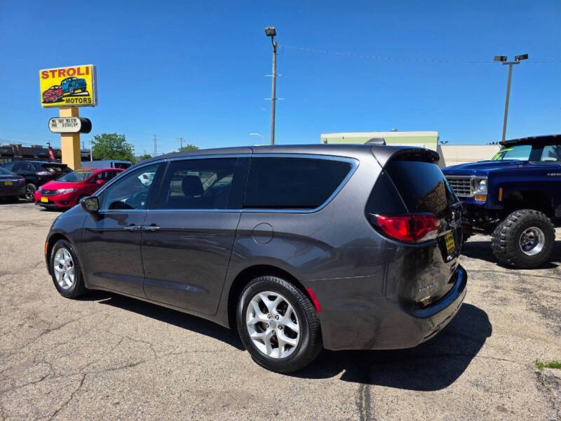 2017 Chrysler Pacifica Touring-L