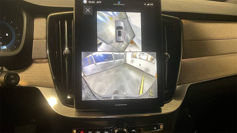 2025 Volvo XC90 B6 Plus Bright Theme 7P