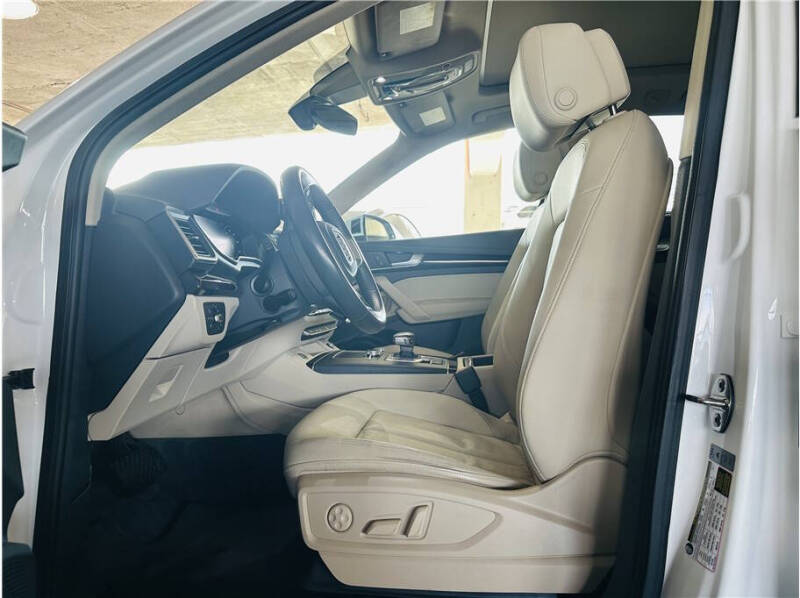2018 Audi Q5 2.0T quattro Premium Plus