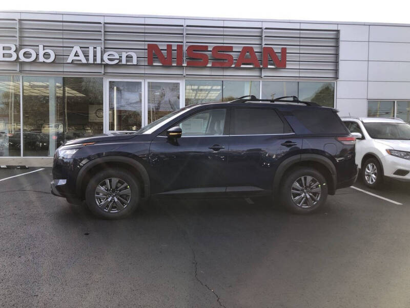 2025 Nissan Pathfinder SV