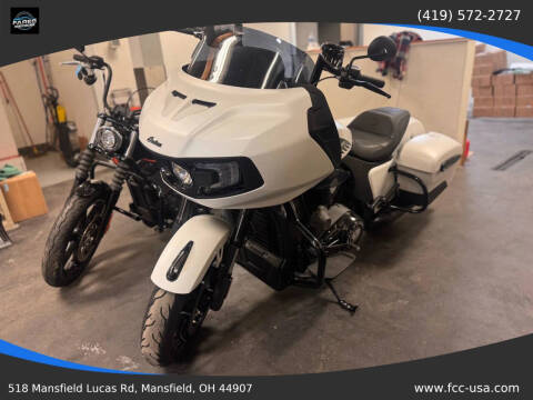 2021 Indian Challenger Dark Horse (Black S