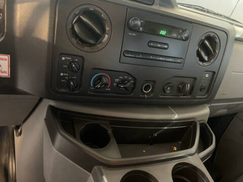 2013 Ford E-Series E-350 SD XLT