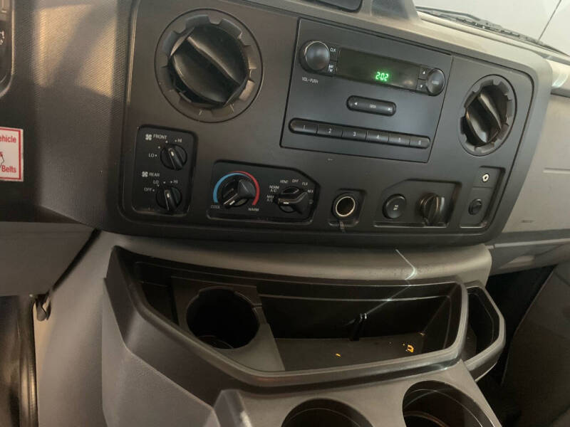 2013 Ford E-Series E-350 SD XLT