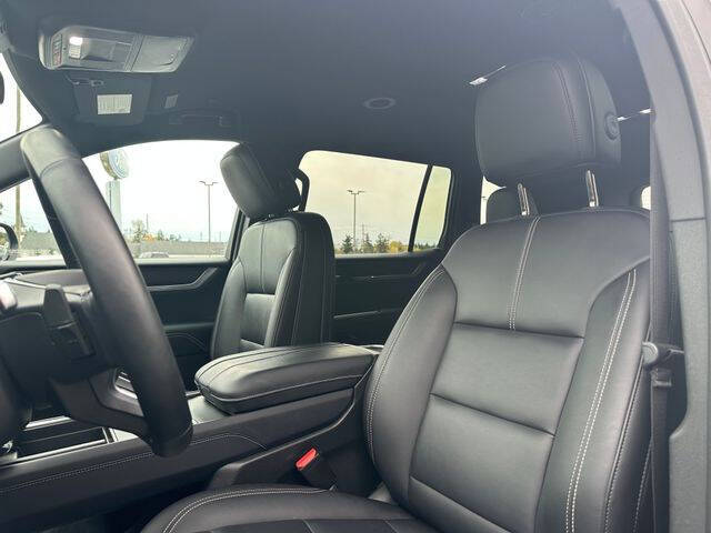 2024 GMC Acadia Elevation