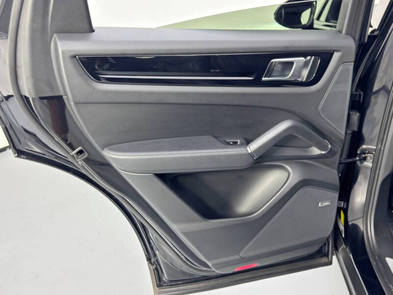 2022 Porsche Cayenne Coupe Platinum Edition