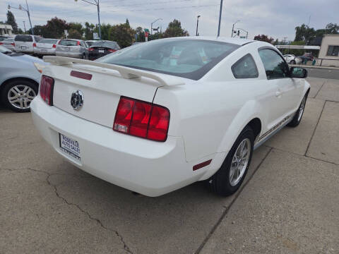 2005 Ford Mustang V6 Premium
