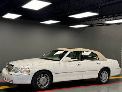 2008 Lincoln Town Car for sale at AutoNet of Dallas in Dallas TX