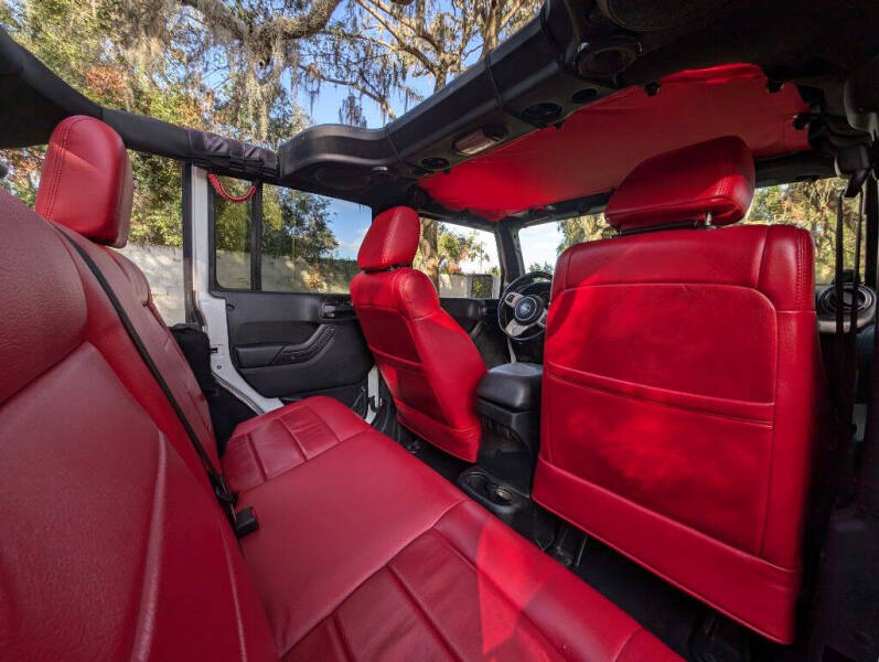 2011 Jeep Wrangler Unlimited Sport photo 14