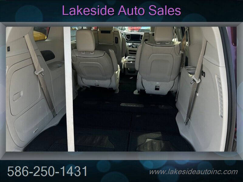 2017 Chrysler Pacifica Hybrid Platinum