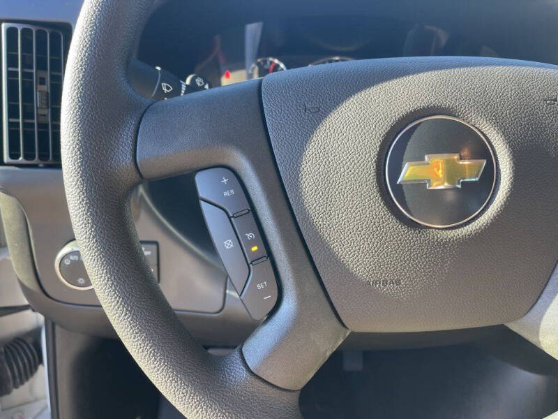 2025 Chevrolet Express 2500