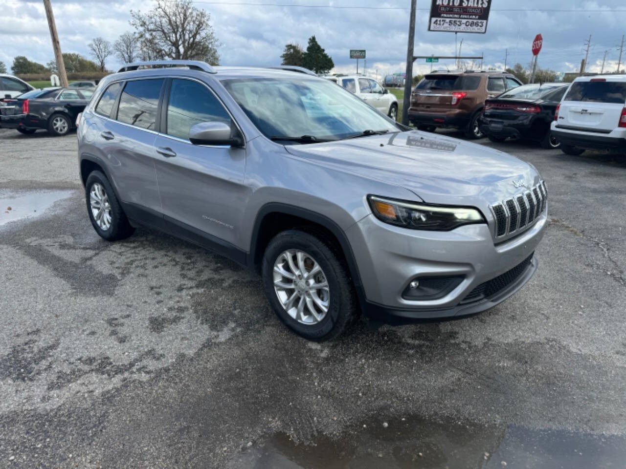 2019 Jeep Cherokee for sale at DAILY DEAL AUTO SALES LLC in Joplin, MO