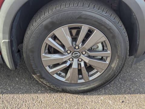 2024 Nissan Pathfinder SV