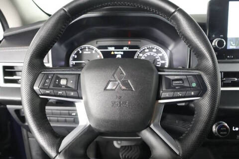 2023 Mitsubishi Outlander SE