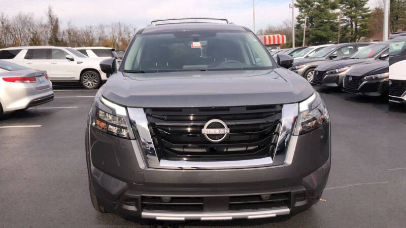 2025 Nissan Pathfinder SL