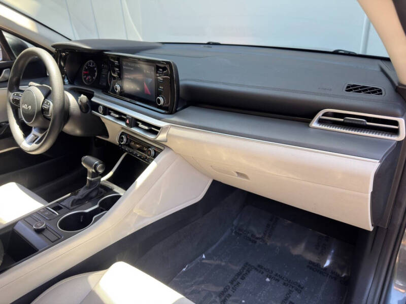 2022 Kia K5