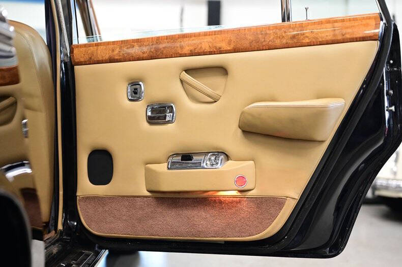 1972 Rolls-Royce SILVER CLOUD LWB