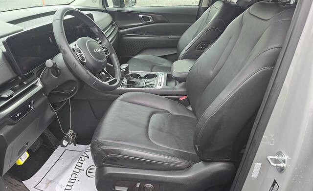 2025 Kia Carnival SX