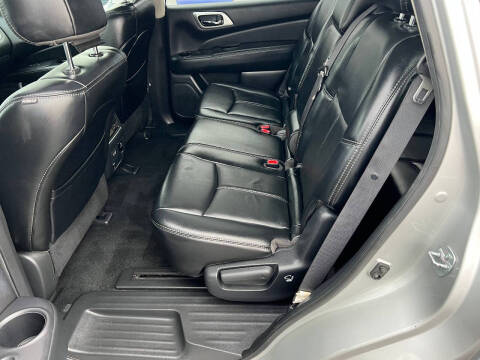 2017 Nissan Pathfinder Platinum