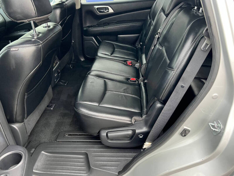 2017 Nissan Pathfinder Platinum