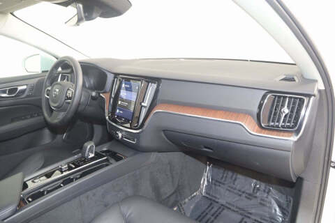 2024 Volvo V60 Cross Country B5 Plus