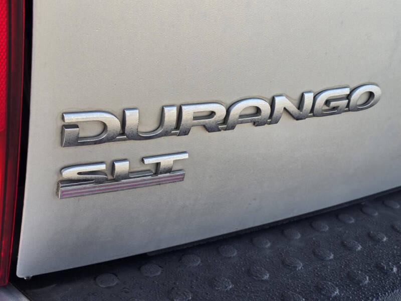 2005 Dodge Durango SLT photo 10