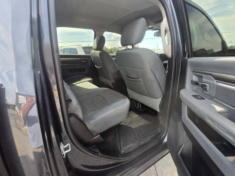 2016 RAM 1500 SLT