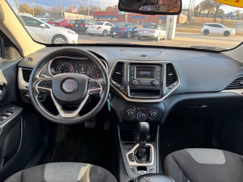 2016 Jeep Cherokee Sport