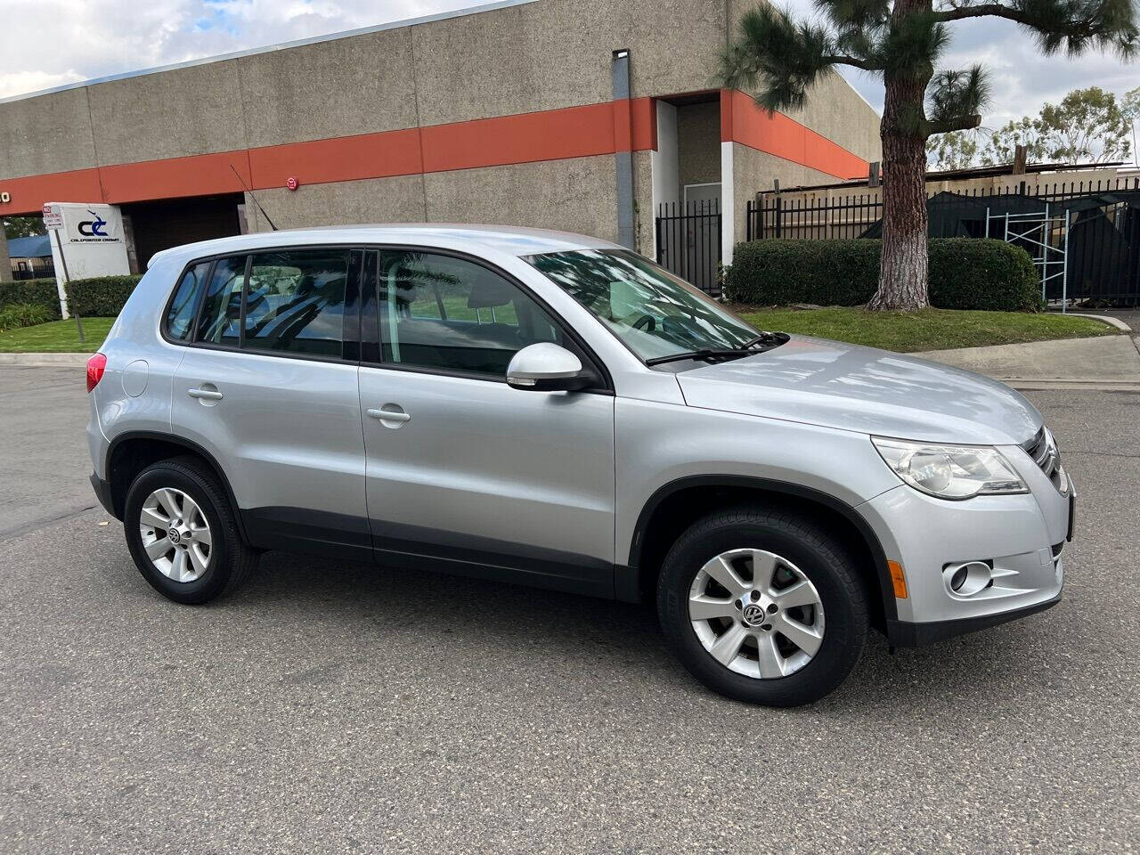 2010 Volkswagen Tiguan for sale at ZRV AUTO INC in Brea, CA