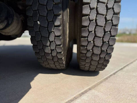 2019 Freightliner M2 106