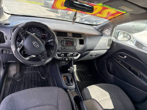 2012 Kia Rio 5-Door EX
