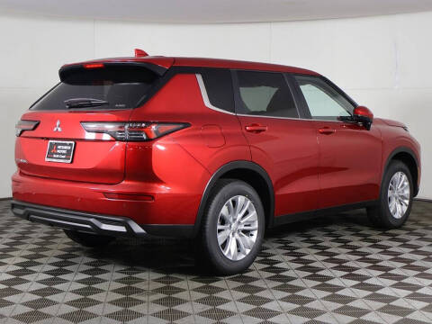 2025 Mitsubishi Outlander ES