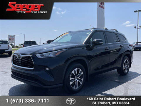 2020 Toyota Highlander for sale at SEEGER TOYOTA OF ST ROBERT in Saint Robert MO